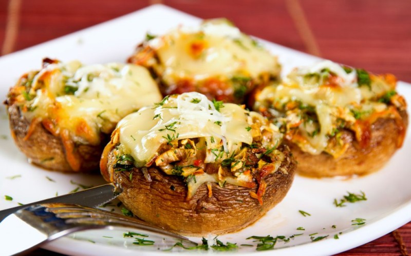 CIUPERCUTE UMPLUTE SI GRATINATE CU MOZZARELLA  0.600 GR 